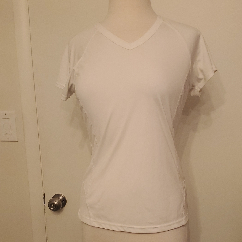 Tek Gear Women's White Short Sleeve V-Neck Tee